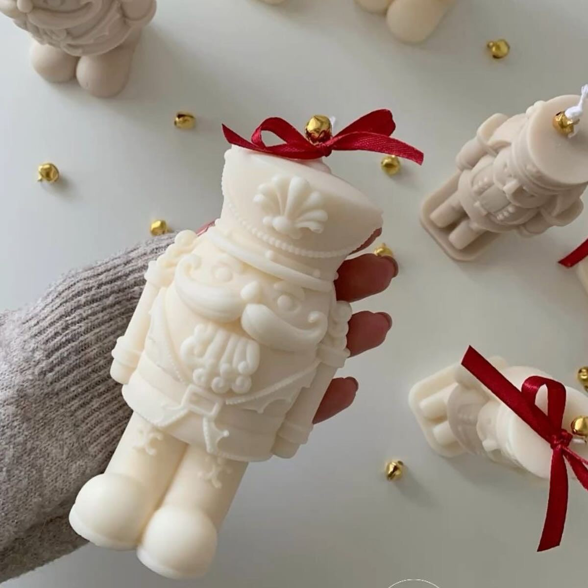 𝐂𝐀𝐒𝐂𝐀𝐍𝐔𝐄𝐂𝐄𝐒